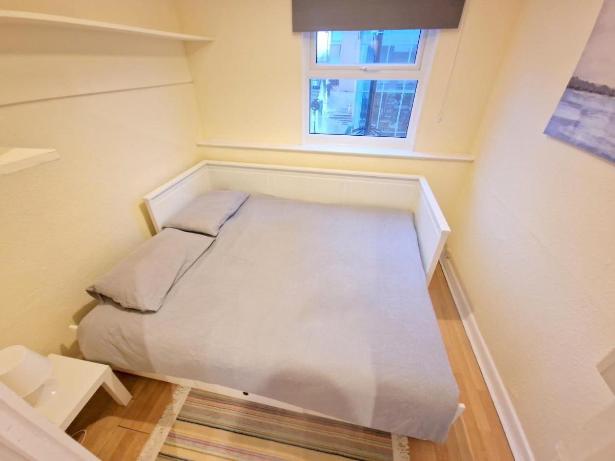 Super Studio With Two Bedrooms - Five Minutes From The Station! Londyn Zewnętrze zdjęcie